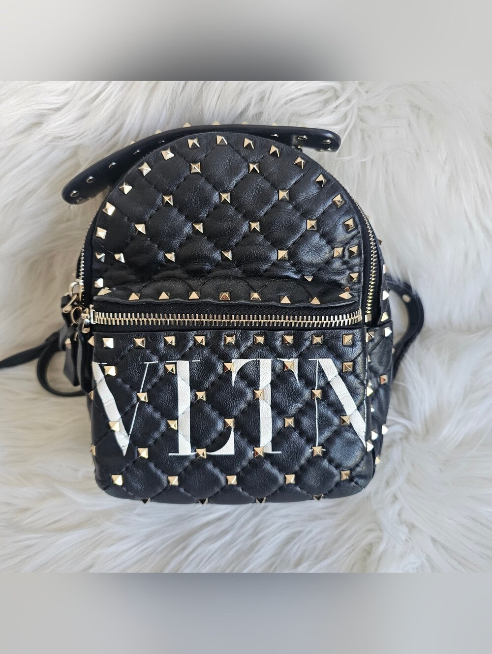 🖤 Valentino Rockstud Backpack 🖤 - Picture 3 of 13